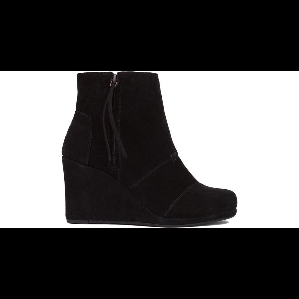 NWOT Toms Desert Wedge booties in black suede